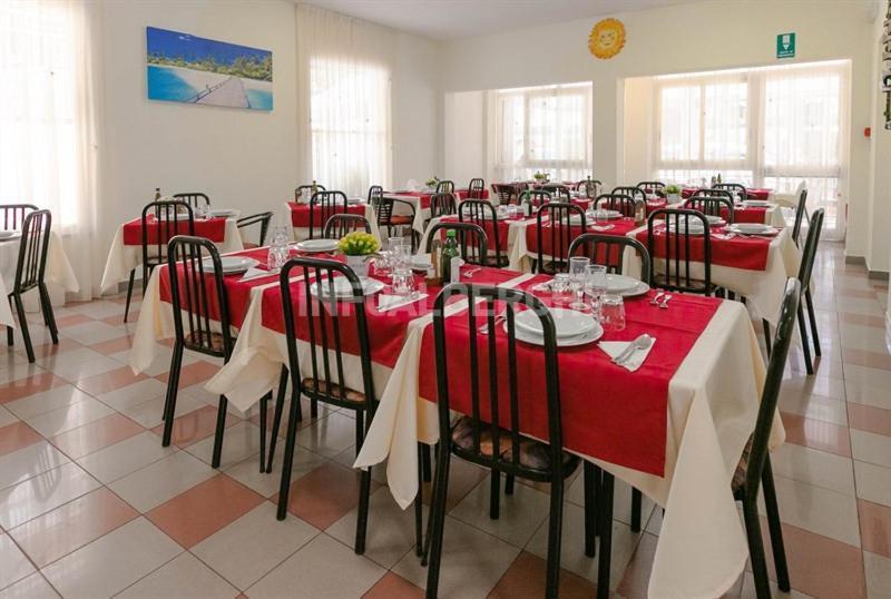 Oasi Del Mare Hotel Rimini Ngoại thất bức ảnh