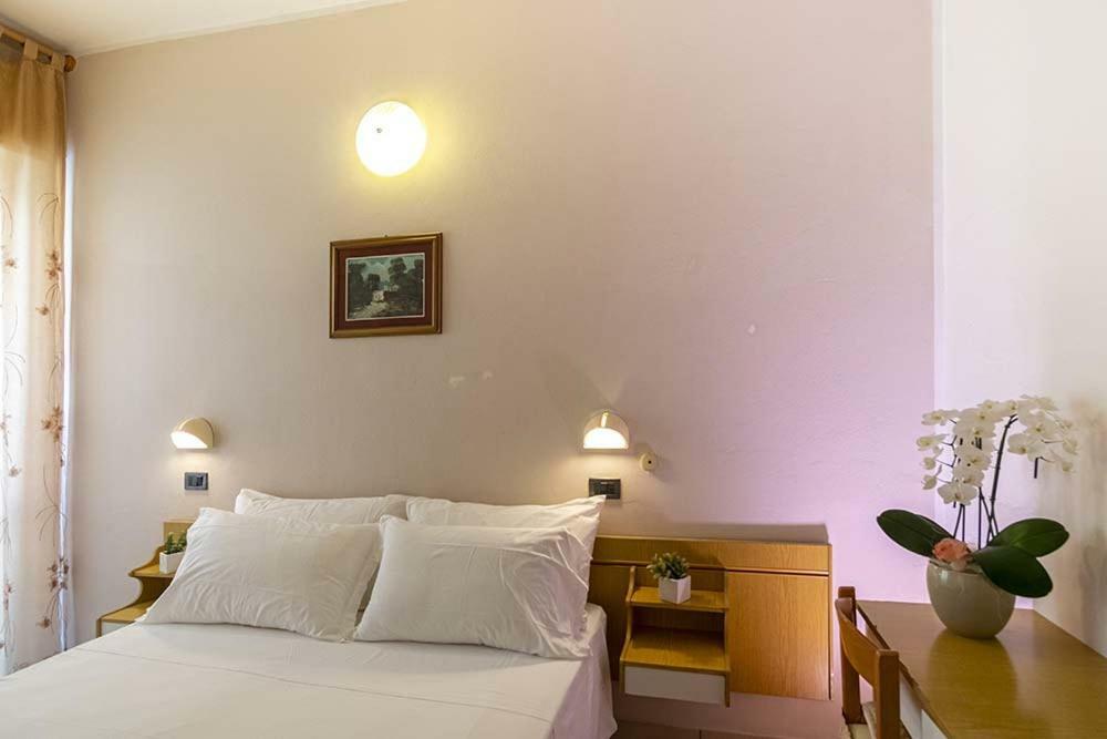 Oasi Del Mare Hotel Rimini Ngoại thất bức ảnh